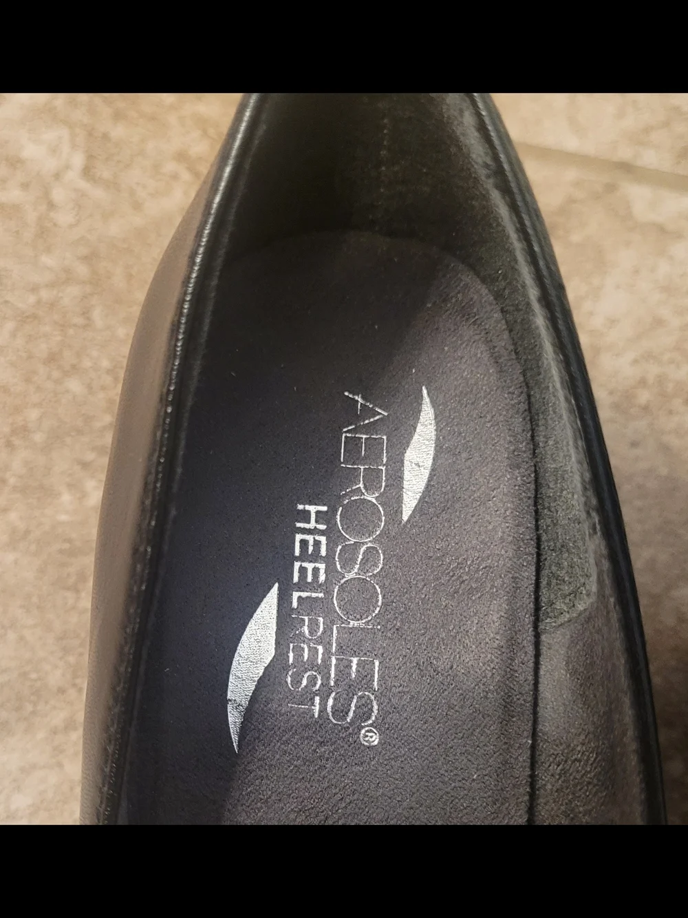 AEROSOLES classic black